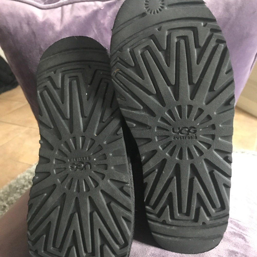 Girls size 4 Ugg boots